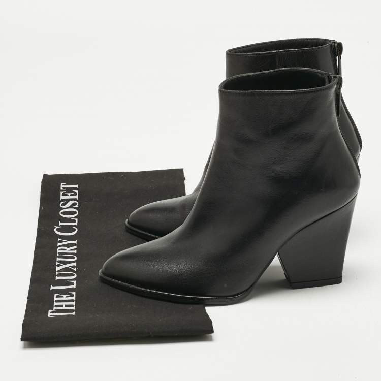 Pre Owned Stuart Weitzman Black Leather Zip Ankle Length Boots Size 34