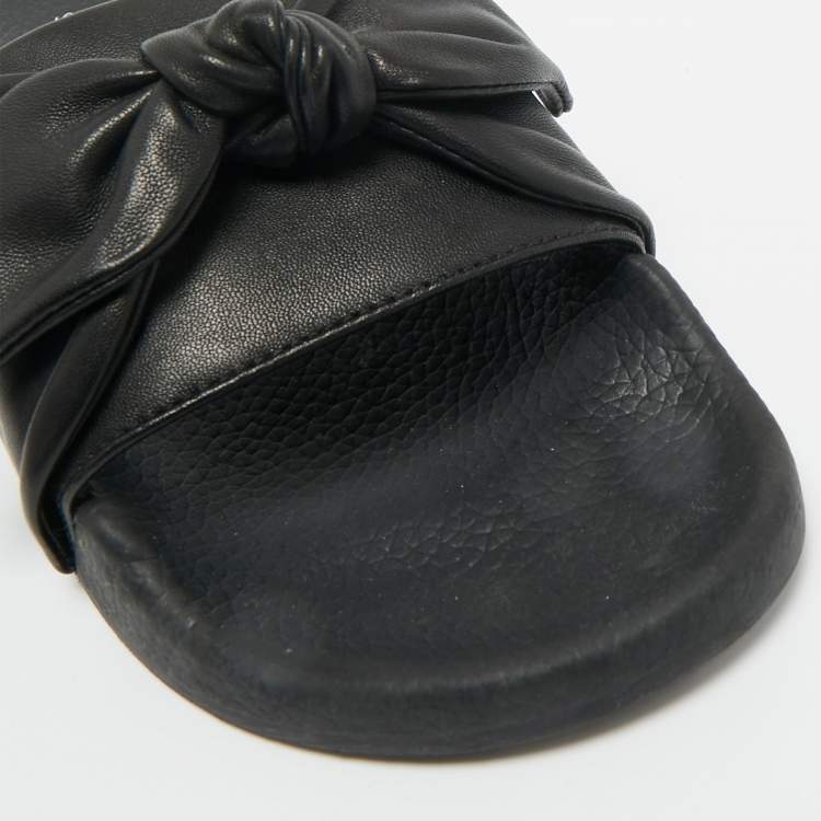 Pre Owned Stuart Weitzman Black Leather Bow Pool Slide Size 37.5