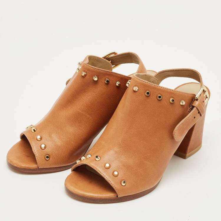 مملوكة مسبقًا Stuart Weitzman Brown Leather Studded Slingback Sandals Size 36