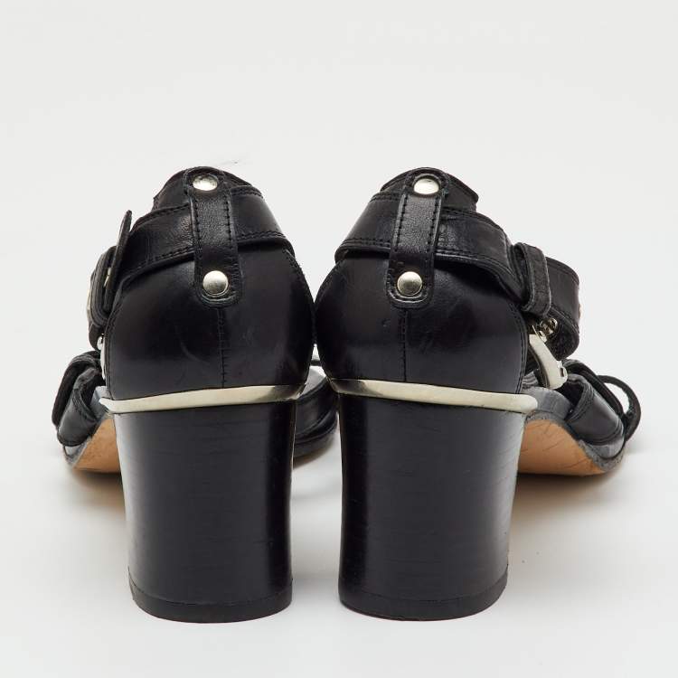 Pre Owned Stuart Weitzman Black Leather Buckle Detail Sandals Size 39