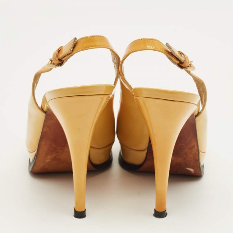 Pre Owned Stuart Weitzman Yellow Patent Peep Toe Slingback Pumps Size 38