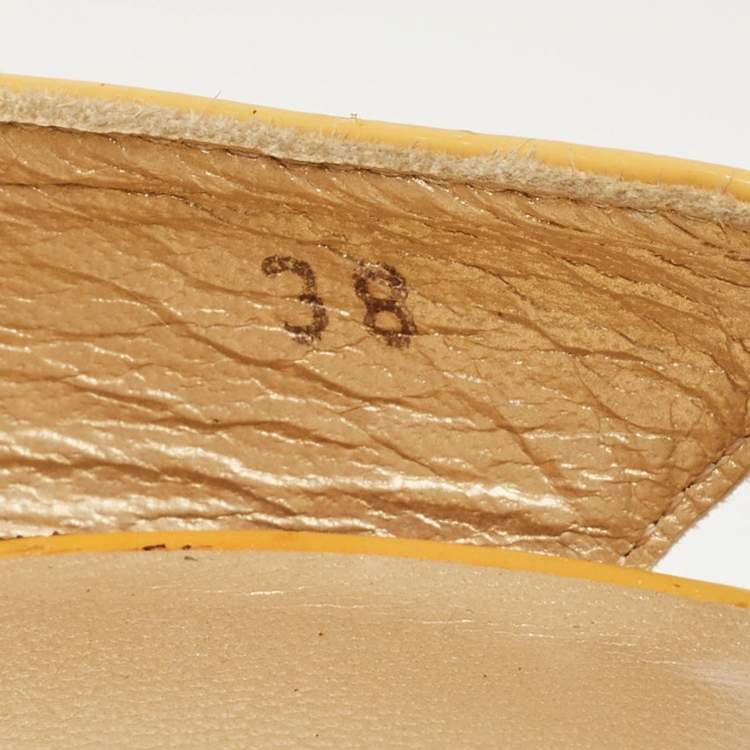 Pre Owned Stuart Weitzman Yellow Patent Peep Toe Slingback Pumps Size 38