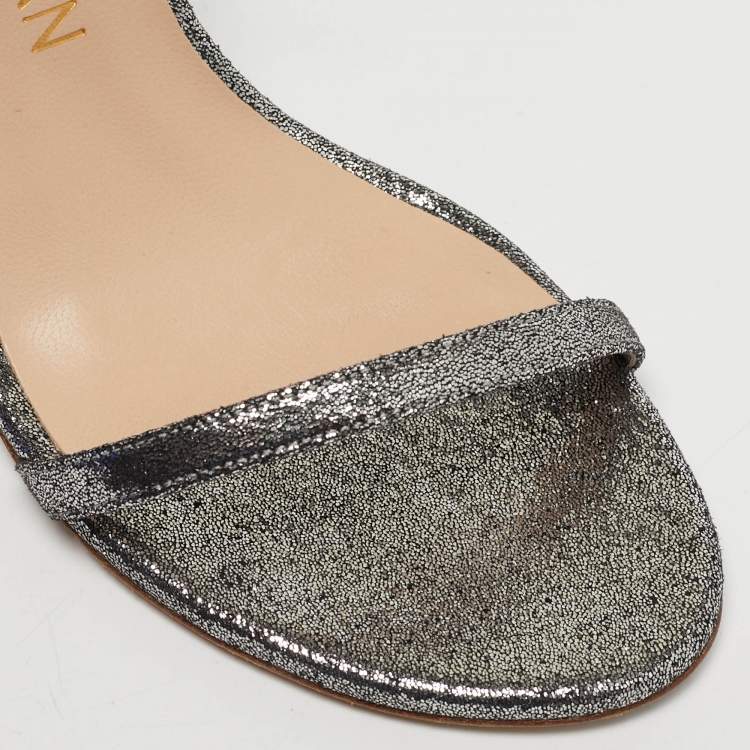 مملوكة مسبقًا Stuart Weitzman Nudistsong Size 38.5 Silver Leather Ankle Strap Sandals