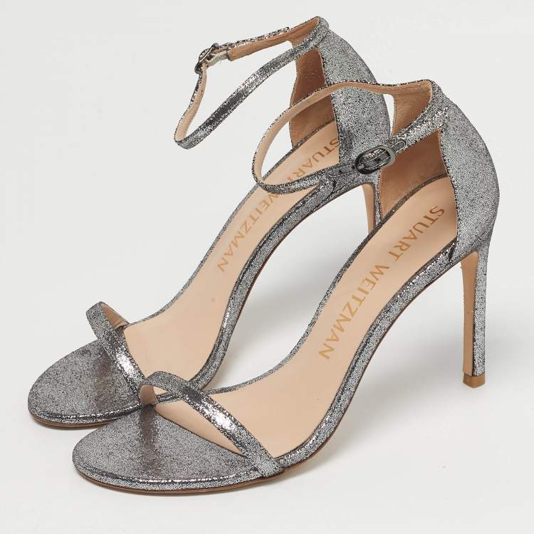 مملوكة مسبقًا Stuart Weitzman Nudistsong Size 38.5 Silver Leather Ankle Strap Sandals