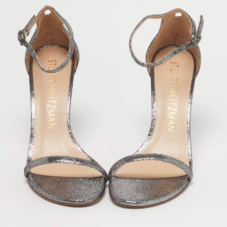 مملوكة مسبقًا Stuart Weitzman Nudistsong Size 38.5 Silver Leather Ankle Strap Sandals