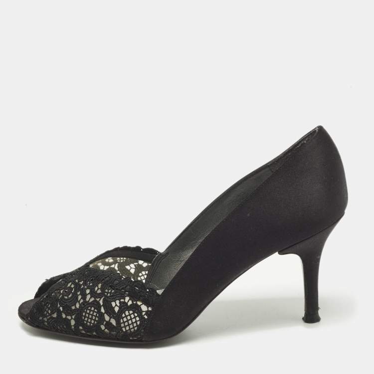 Pre Owned Stuart Weitzman Chantelle Size 38.5 Black Lace and Satin Peep Toe Pumps