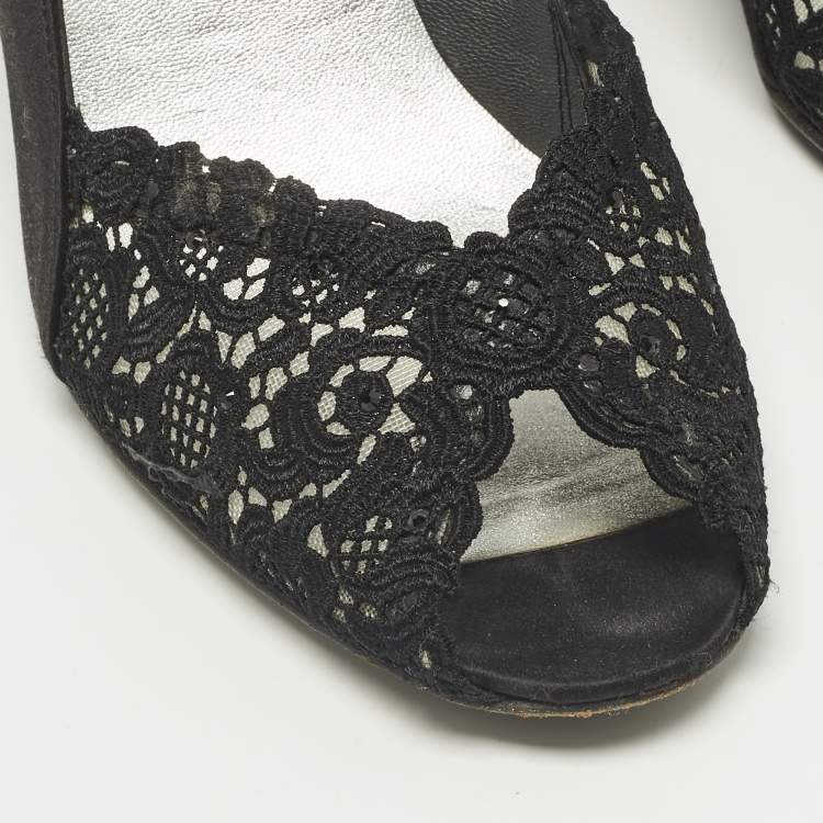 Pre Owned Stuart Weitzman Chantelle Size 38.5 Black Lace and Satin Peep Toe Pumps