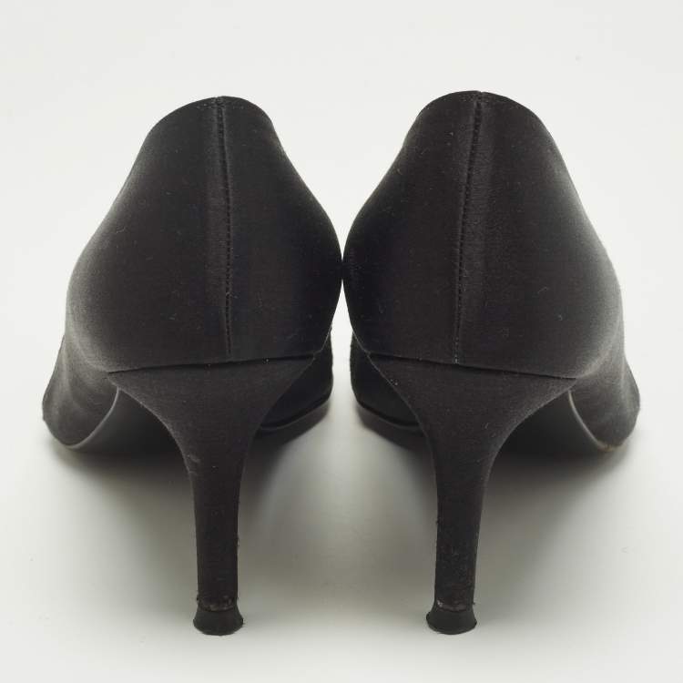 Pre Owned Stuart Weitzman Chantelle Size 38.5 Black Lace and Satin Peep Toe Pumps