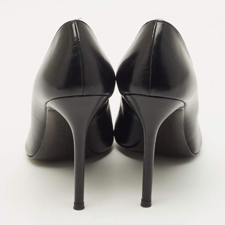 Pre Owned Stuart Weitzman Size 38.5 Black Leather Pointed Toe Pumps