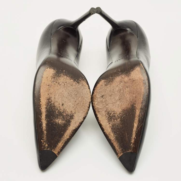 Pre Owned Stuart Weitzman Size 38.5 Black Leather Pointed Toe Pumps