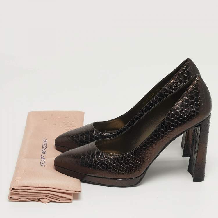 مملوكة مسبقًا Stuart Weitzman Size 38.5 Bronze Python Embossed Leather Platform Pumps