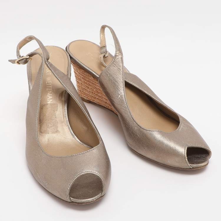 Pre Owned Stuart Weitzman Size 40 Gold Leather Slingback Wedge Sandals
