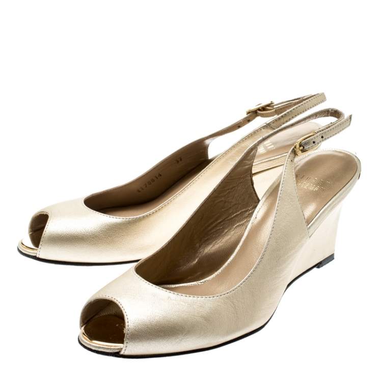 Pre Owned Stuart Weitzman Metallic Gold Leather Peep Toe Wedge Sandals Size 37