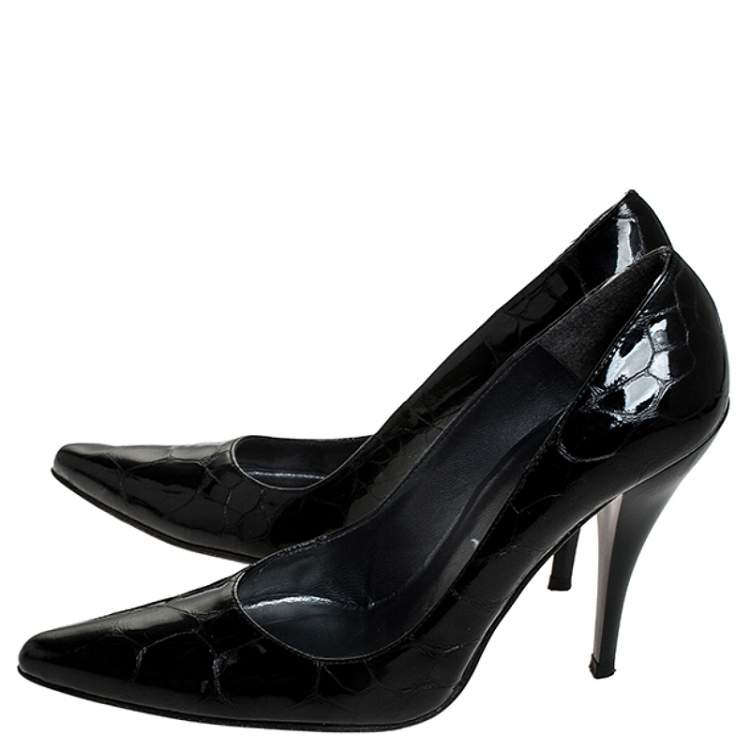 Pre Owned Stuart Weitzman Black Croc Embossed Patent Leather Pointed Toe Pumps Size 37.5
