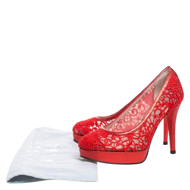Pre Owned Stuart Weitzman Red Lace Swoon Platform Pumps Size 37