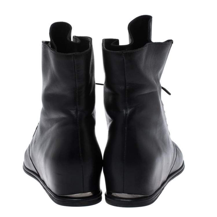 Pre Owned Stuart Weitzman Black Leather McKenzee Ankle Boots Size 38.5
