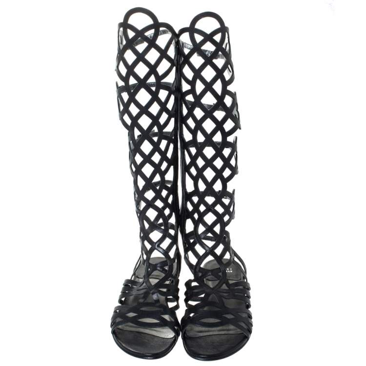 Pre Owned Stuart Weitzman Black Leather Aphrodite Gladiator Flat Sandals Size 38.5 