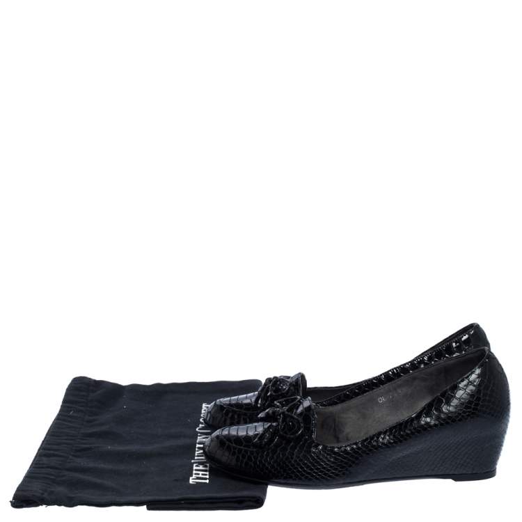 Pre Owned Stuart Weitzman Black Python Embossed Leather Wedge Bow Detail Loafer Pumps Size 38