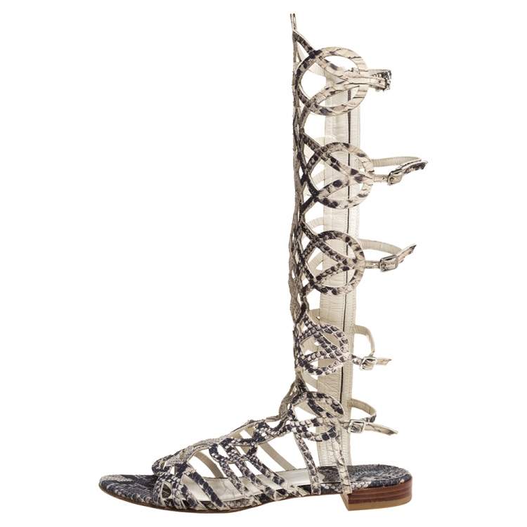 Pre Owned Stuart Weitzman Grey Snakeskin Effect Leather Aphrodite Gladiator Flat Sandals Size 38