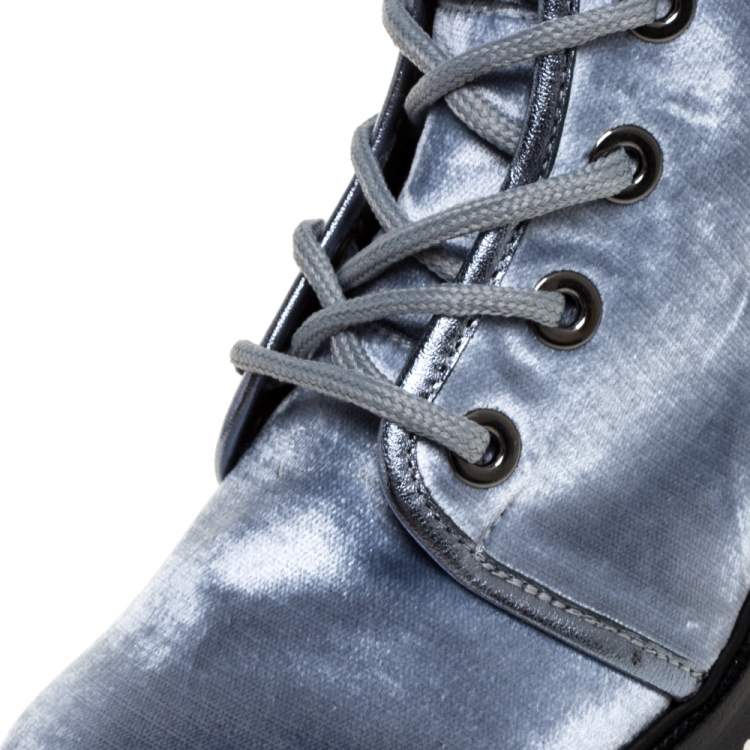 مملوكة مسبقًا Stuart Weitzman Metallic Blue Velvet Crystal Embellished Heel Combat Boots Size 37