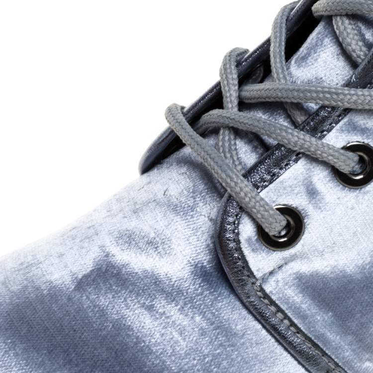 مملوكة مسبقًا Stuart Weitzman Metallic Blue Velvet Crystal Embellished Heel Combat Boots Size 37
