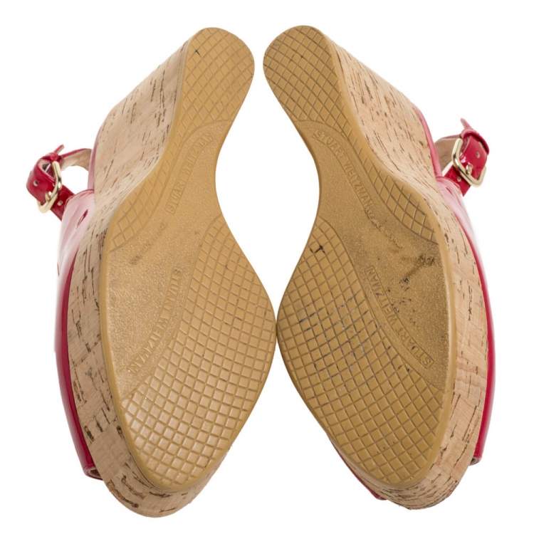 مملوكة مسبقًا Stuart Weitzman Pink Patent Leather Jean Peep Toe Cork Wedge Slingback Sandals Size 36 