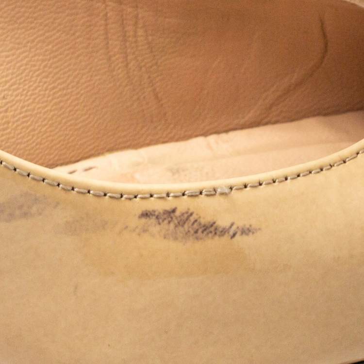مملوكة مسبقًا Stuart Weitzman Beige Patent Leather Moody Round Toe Pumps Size 39.5