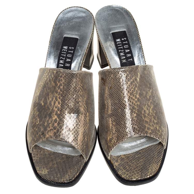 مملوكة مسبقًا Stuart Weitzman Gold Leather Slide Sandals Size 38.5