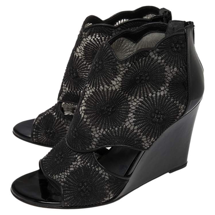 Pre Owned Stuart Weitzman Black Lace And Patent Leather Wedge Ankle Boots Size 38.5