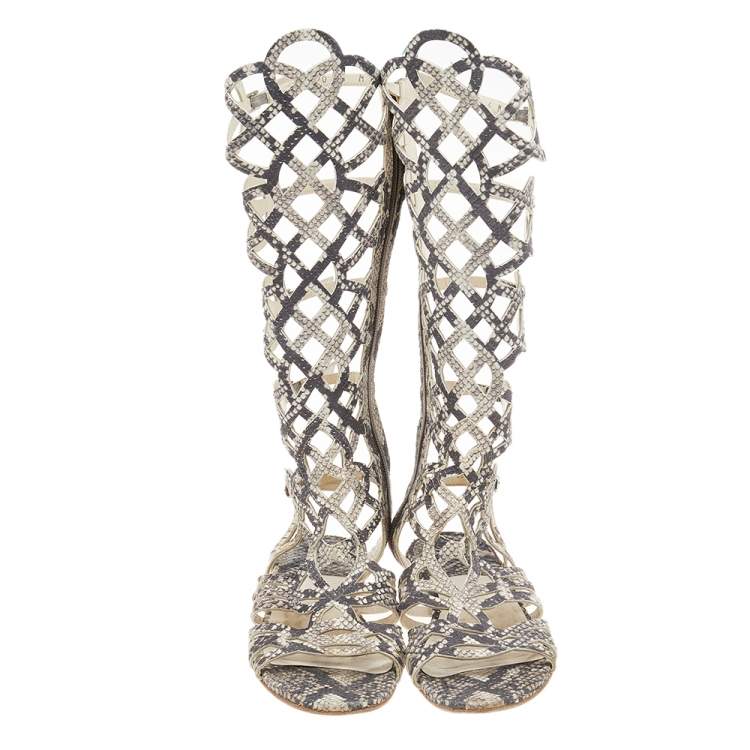 مملوكة مسبقًا Stuart Weitzman Beige Python Embossed Leather Gladiator Sandals Size 36.5