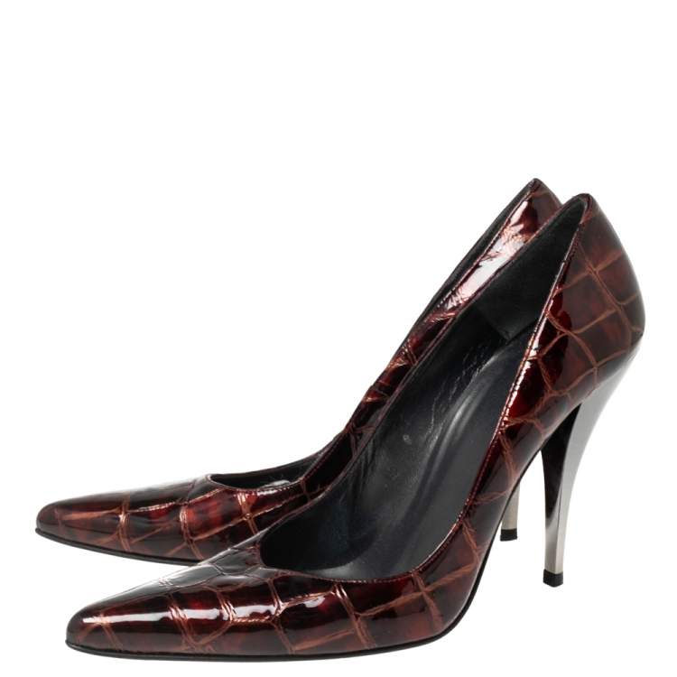 Pre Owned Stuart Weitzman Burgundy Croc Embossed Patent Leather Pointed Toe Pumps Size 40