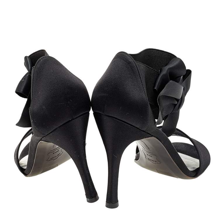 Pre Owned Stuart Weitzman Black Satin and Elastic Bestow Ankle Strap Sandals Size 36.5