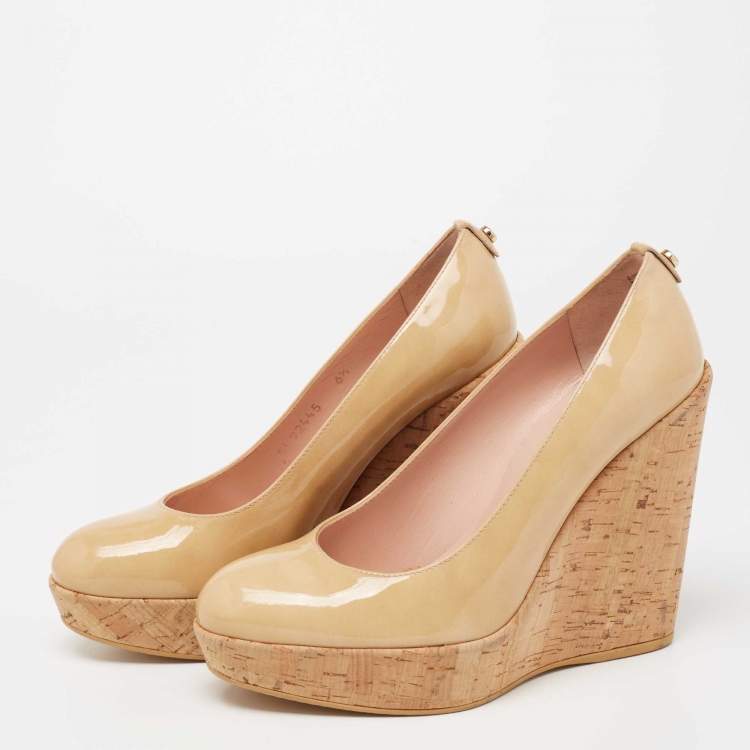 Pre Owned Stuart Weitzman Beige Patent Leather Cork Platform Wedge Pumps Size 37