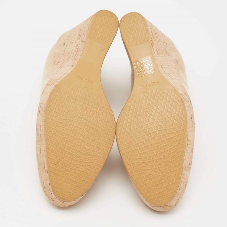 Pre Owned Stuart Weitzman Beige Patent Leather Cork Platform Wedge Pumps Size 37