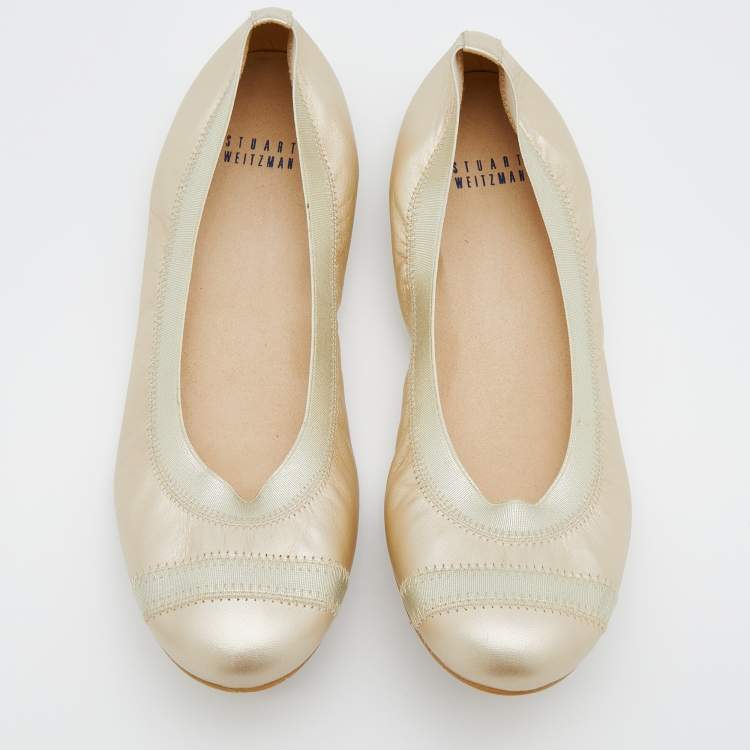 Pre Owned Stuart Weitzman Metallic Beige Leather and Elastic Trim Giveable Ballet Flats Size 39