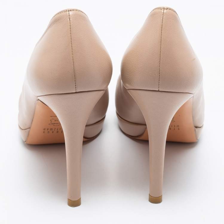 Pre Owned Stuart Weitzman Beige Leather Platform Pumps Size 38