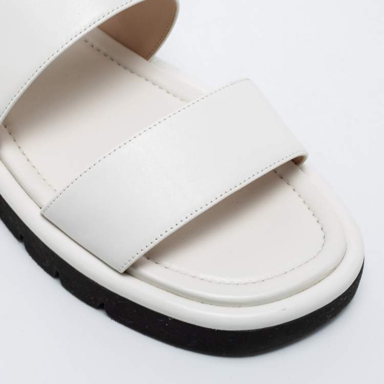 Pre Owned Stuart Weitzman White Leather Flat Slingback Sandals Size 39.5