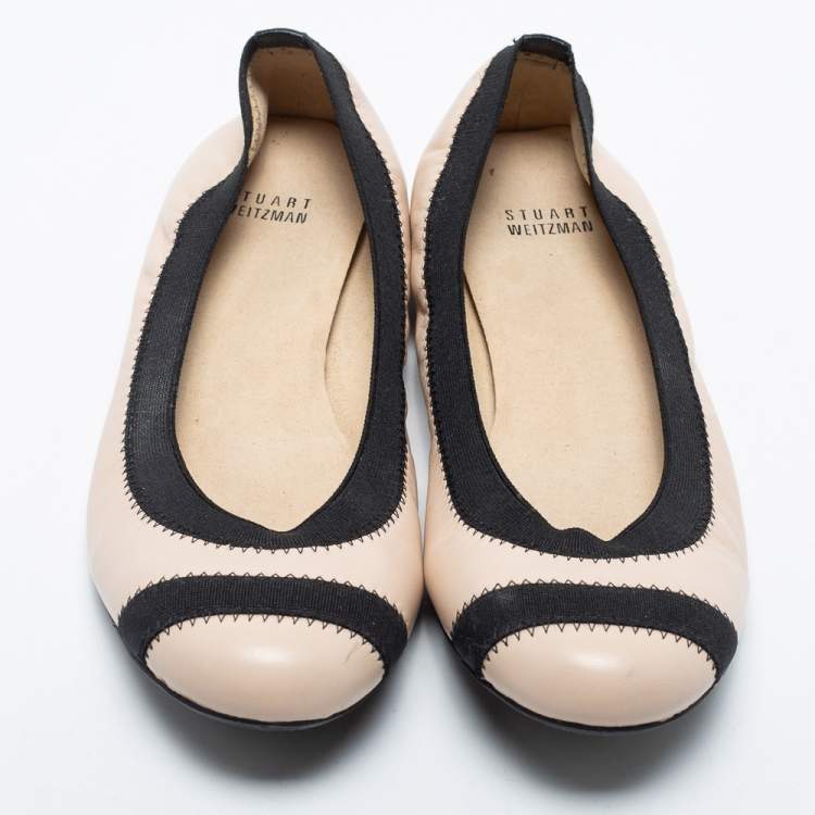 Pre Owned Stuart Weitzman Beige/Black Leather Scrunch Ballet Flats Size 38