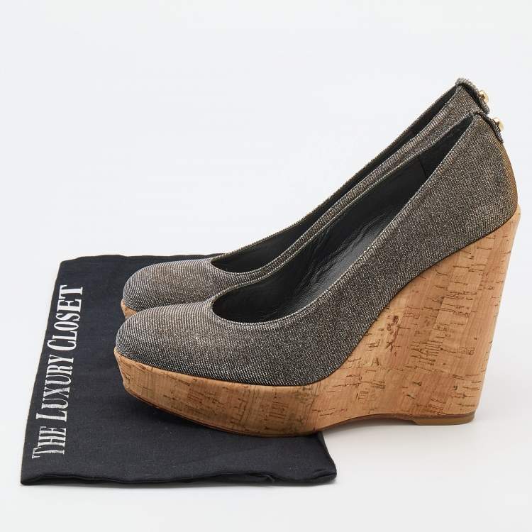 Pre Owned Stuart Weitzman Silver/Gold Glitter Lurex Fabric Cork Wedge Platform Pumps Size 38.5