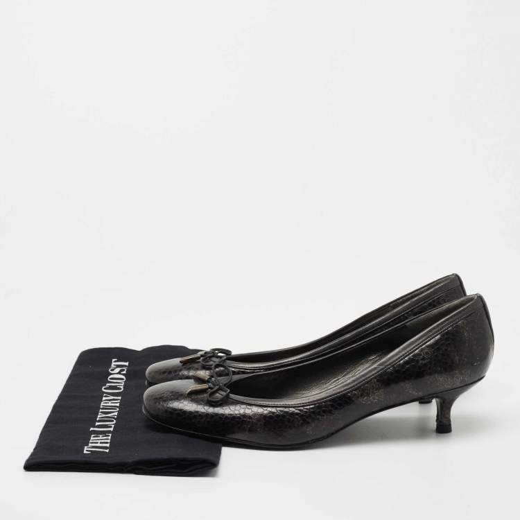 Pre Owned Stuart Weitzman Black Embossed Leather Bow Pumps Size 41