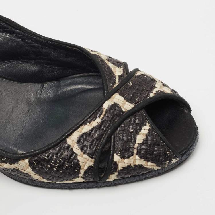 Pre Owned Stuart Weitzman Black/White Raffia Wedge Sandals Size 40