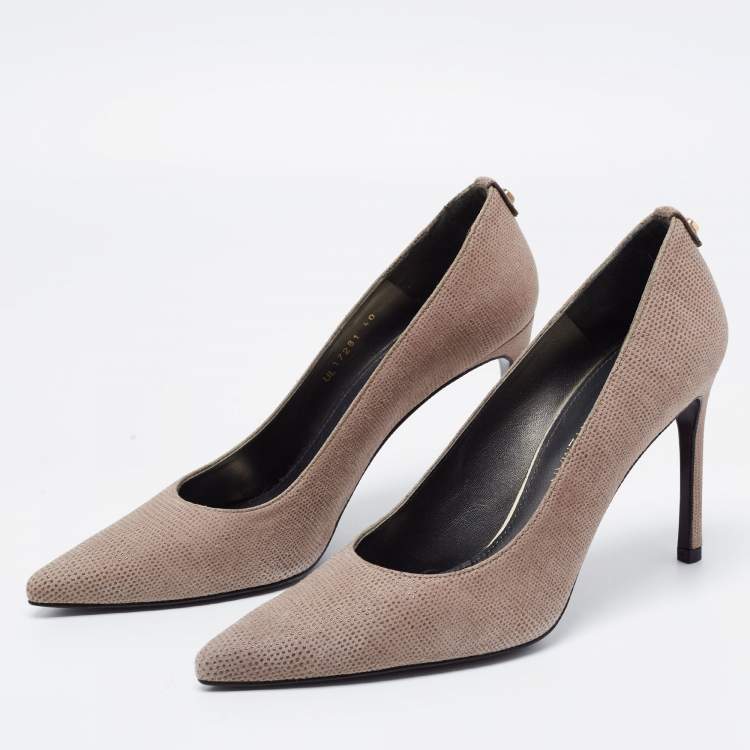 Pre Owned Stuart Weitzman Grey Textured Suede Pointed Toe Pumps Size 40