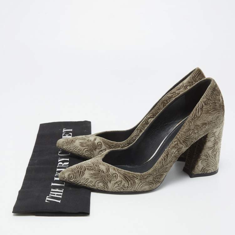 Pre Owned Stuart Weitzman Olive Green Textured Velvet Block Heel Pumps Size 37