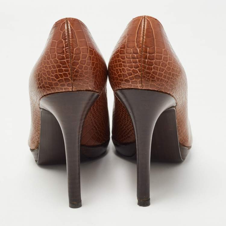 Pre Owned Stuart Weitzman Brown Croc Embossed Leather Platform Pumps Size 38.5