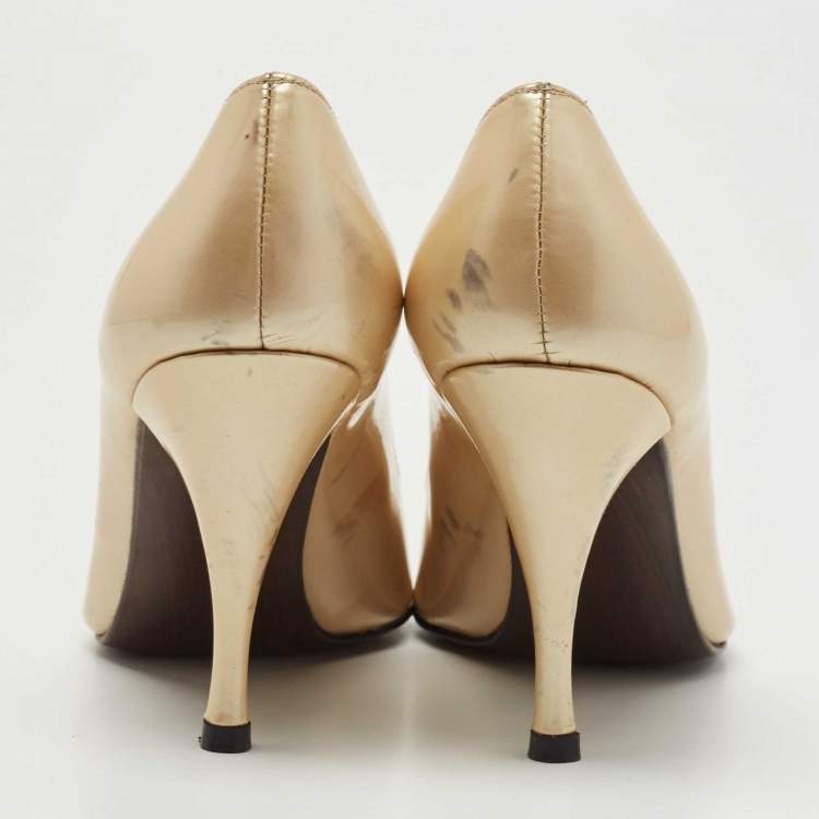Pre Owned Stuart Weitzman Beige Patent Leather Pumps Size 36