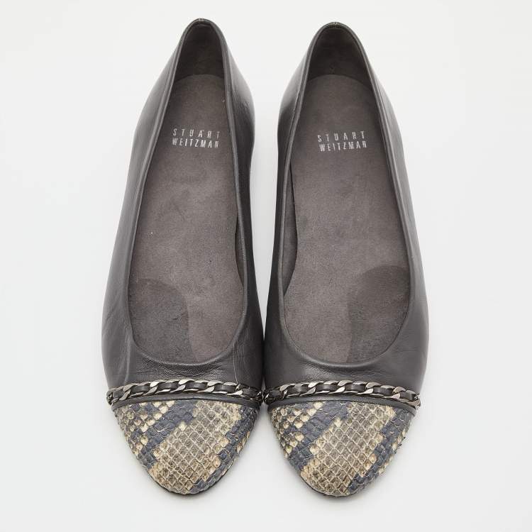 Pre Owned Stuart Weitzman Grey/Beige Leather and Snakeskin Embossed Leather Chain Detail Ballet Flats Size 38.5