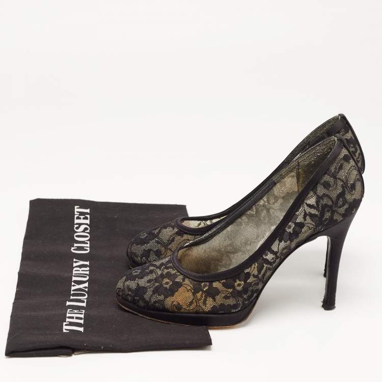 Pre Owned Stuart Weitzman Black Lace Round Toe Platform Pumps Size 38.5