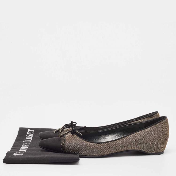 Pre Owned Stuart Weitzman Gold/Silver Glitter and Nubuck Ballet Flats Size 38.5