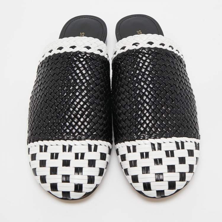 Pre Owned Stuart Weitzman Black/White Woven Leather Indiana Flat Mules Size 35