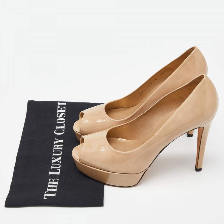 Pre Owned Stuart Weitzman Beige Patent Leather Peep Toe Platform Pumps Size 39.5